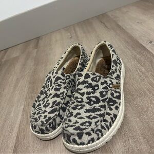Leopard Print Slip-On Shoes
